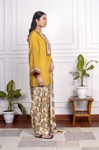 Yellow Printed Dola Silk Farsi Salwar With Dupatta